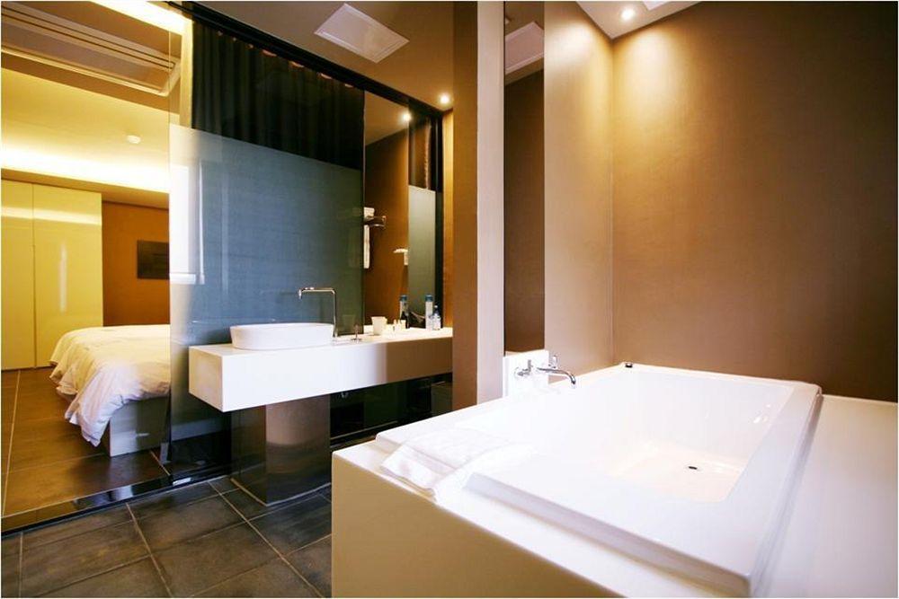 Hotel Oscar Suite Gunsan Esterno foto